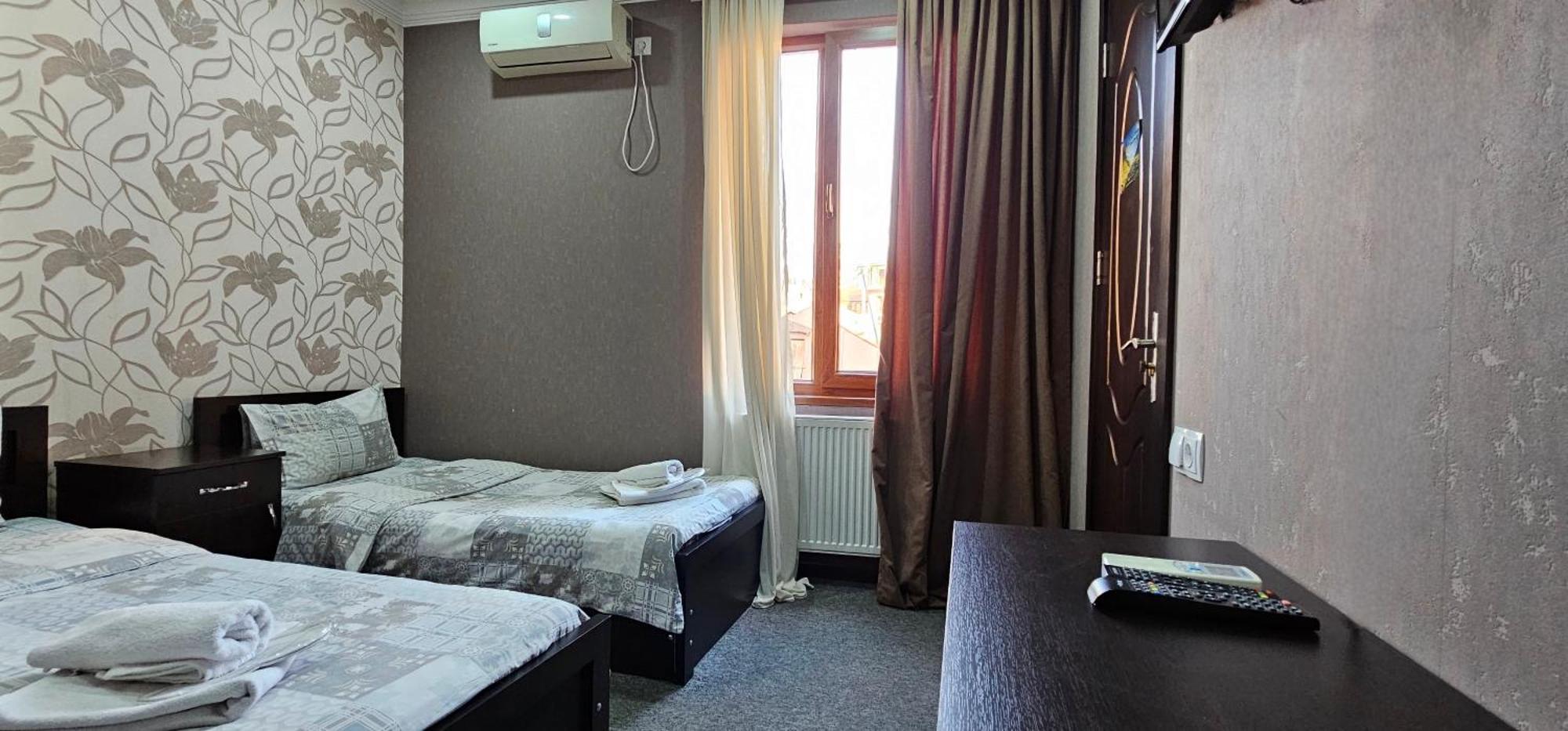 7 Rooms Tbilisi Esterno foto
