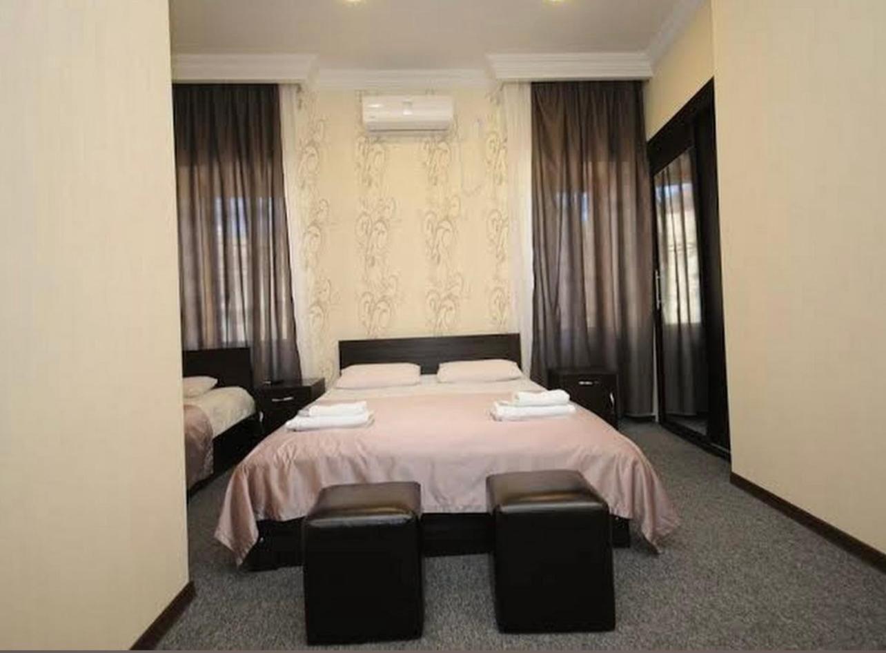 7 Rooms Tbilisi Esterno foto