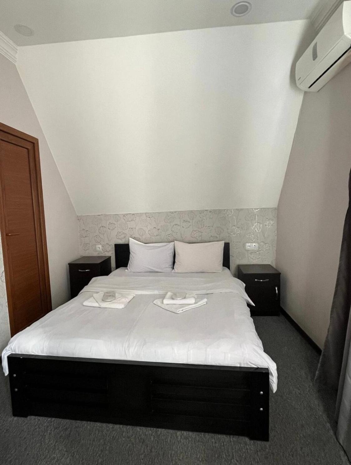 7 Rooms Tbilisi Esterno foto